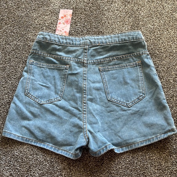 New Light Wash Skort - Picture 3 of 7